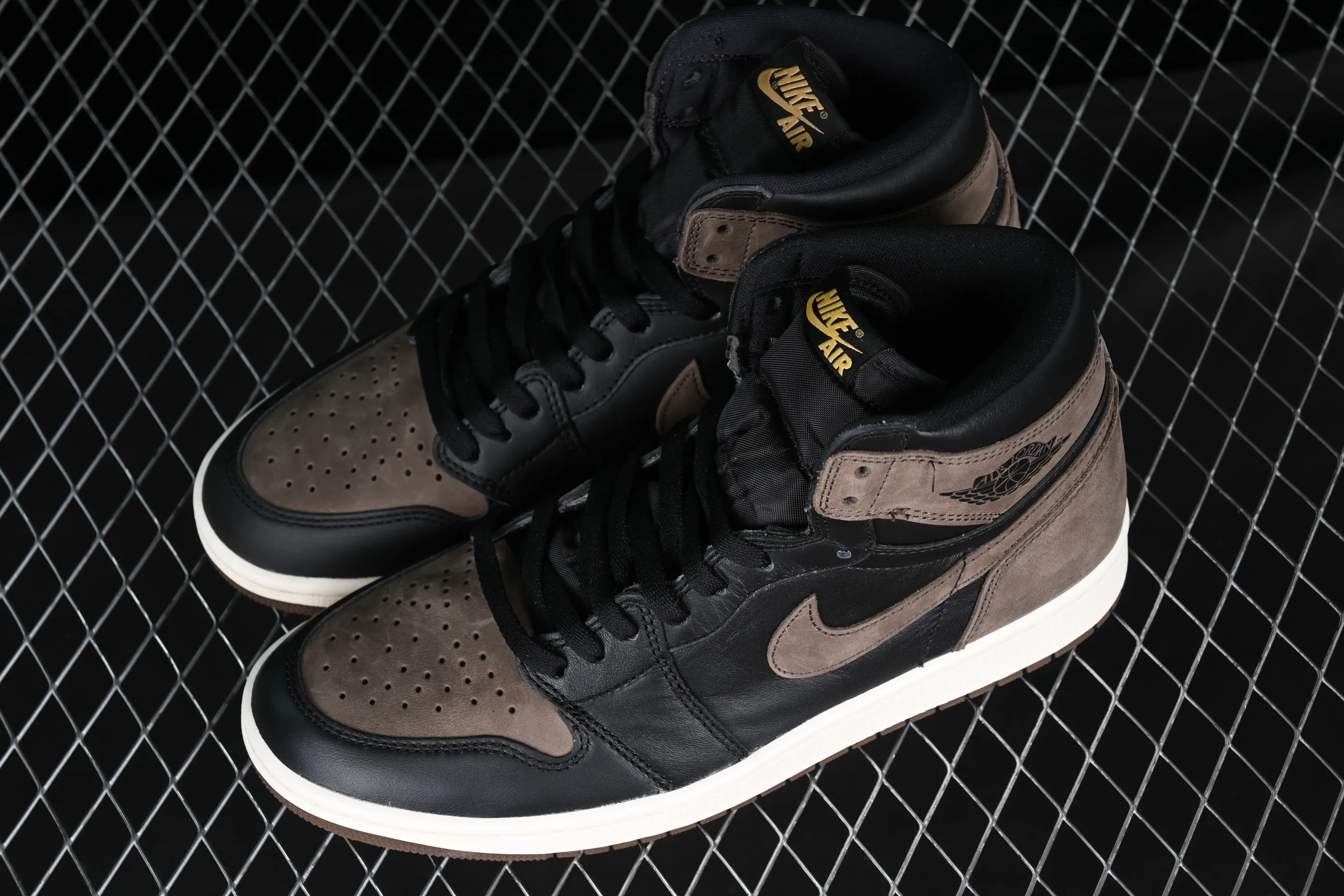 All categories Air Jordan Jordan series basketball shoes Air Jordan 1 High Pure original Air Jordan 1 High OG "Black Cement" AJ1 Joe 1 Mocha black toe DZ5485-020